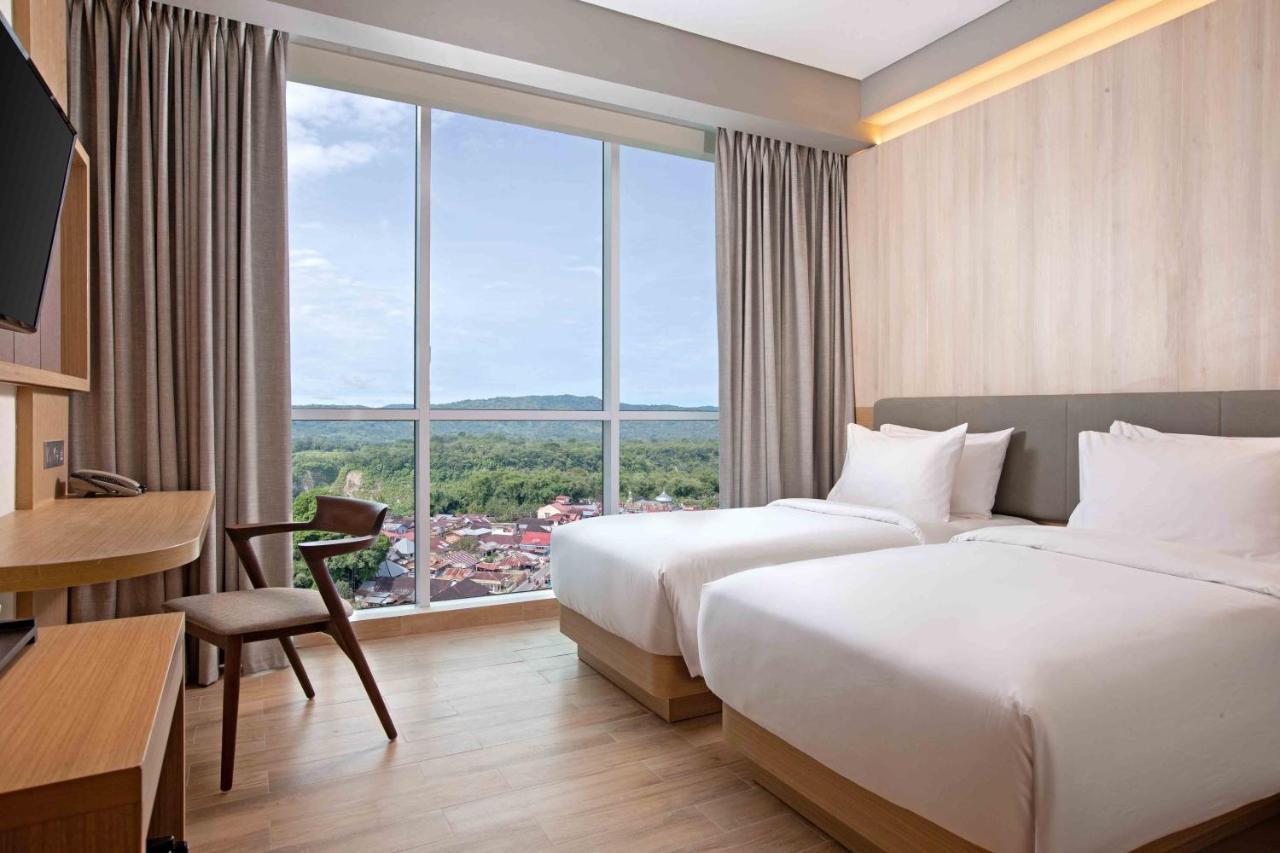 Hotel Santika בוקיטינגי מראה חיצוני תמונה
